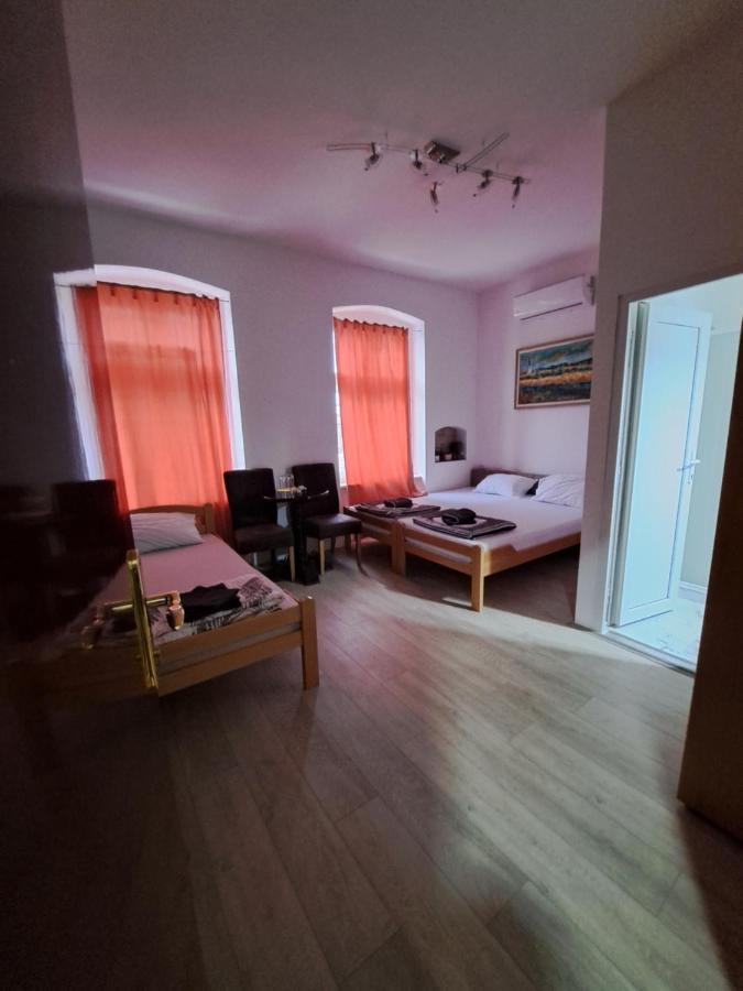 Tabacco Rooms Obrenovac  Exterior photo